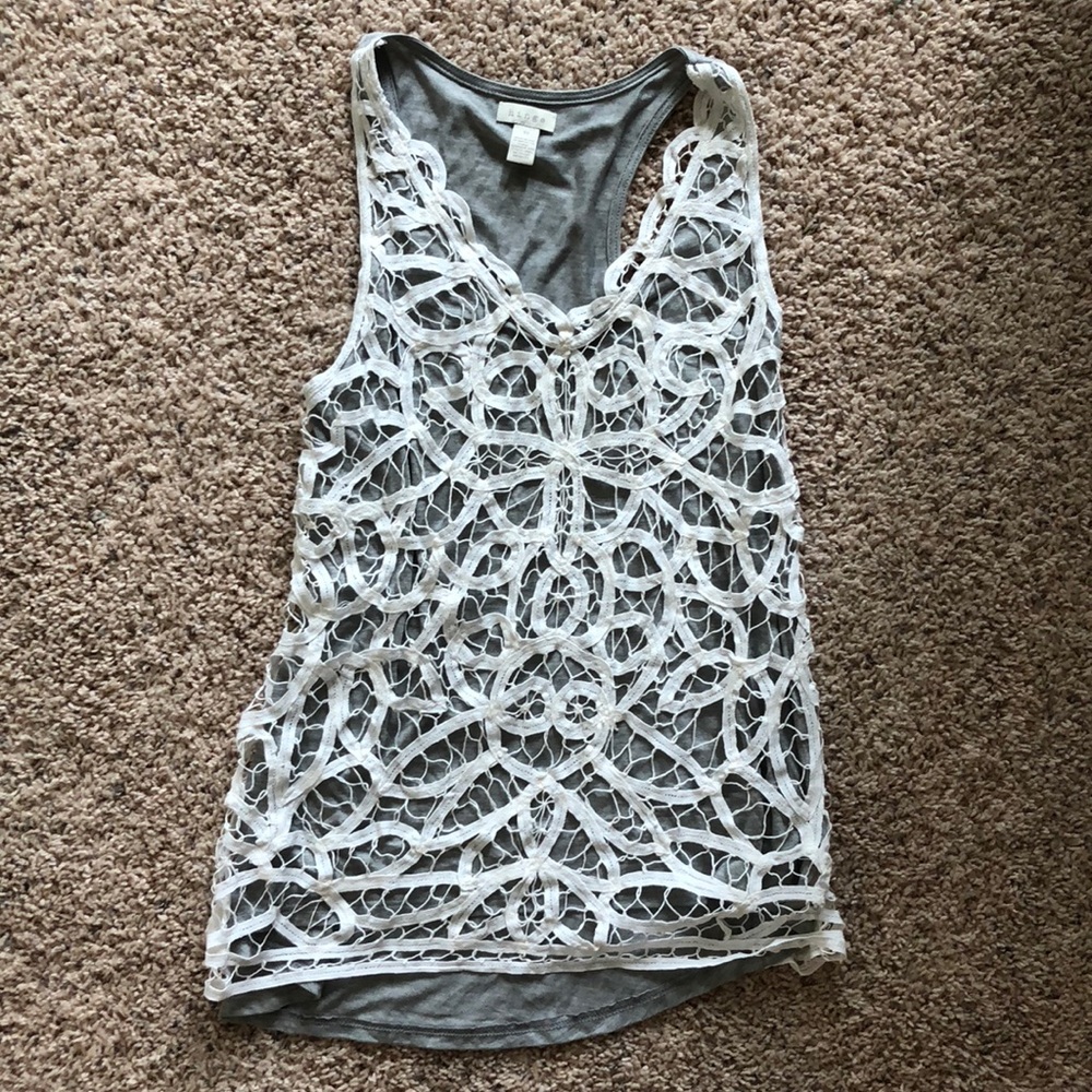 Hinge Tank